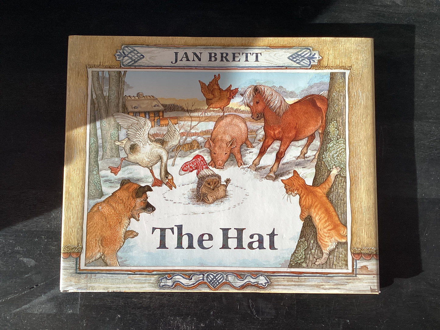 Hat, The- Brett, Jan