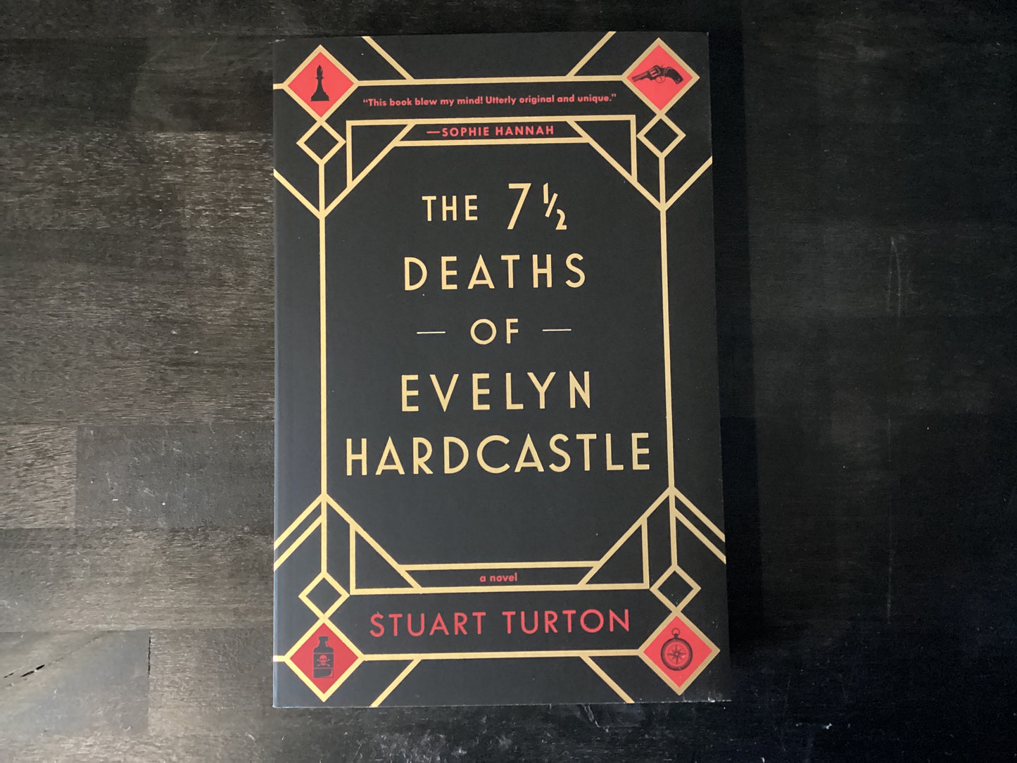 The 7 1/2 Deaths of Evelyn Hardcastle,Turton, Stuart