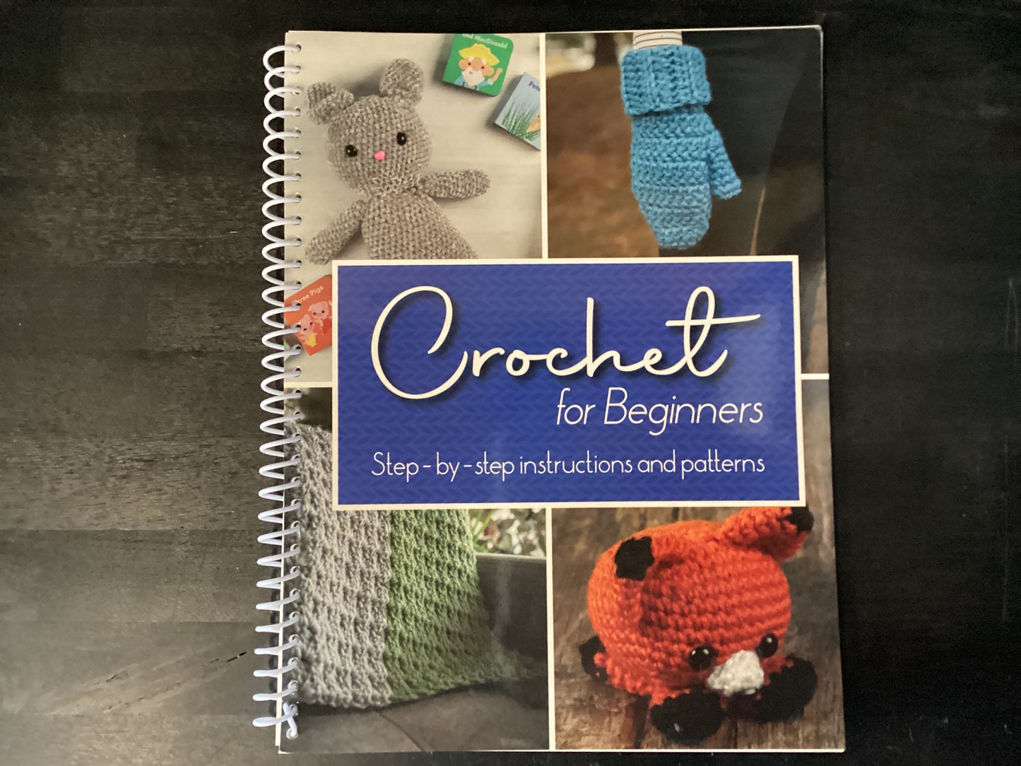 Crochet for Beginners: Step-By-Step Instructions and Patterns,Publications International Ltd