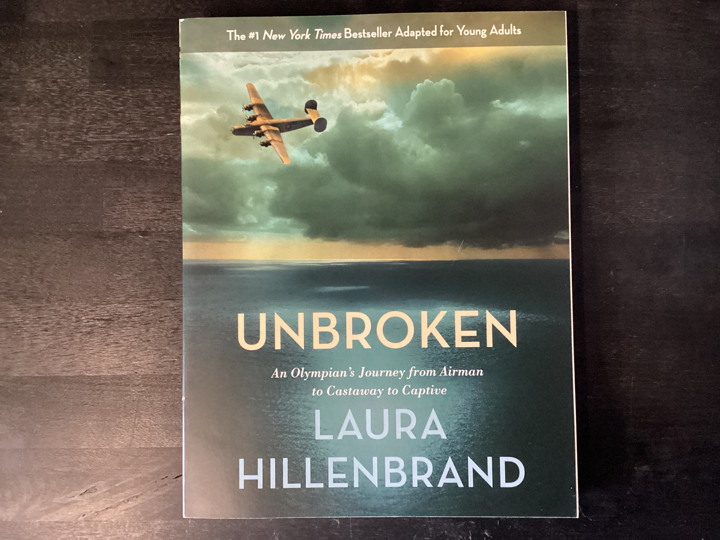 UNBROKEN YOUNG ADULT ADAPTAT  ,HILLENBRAND LAU