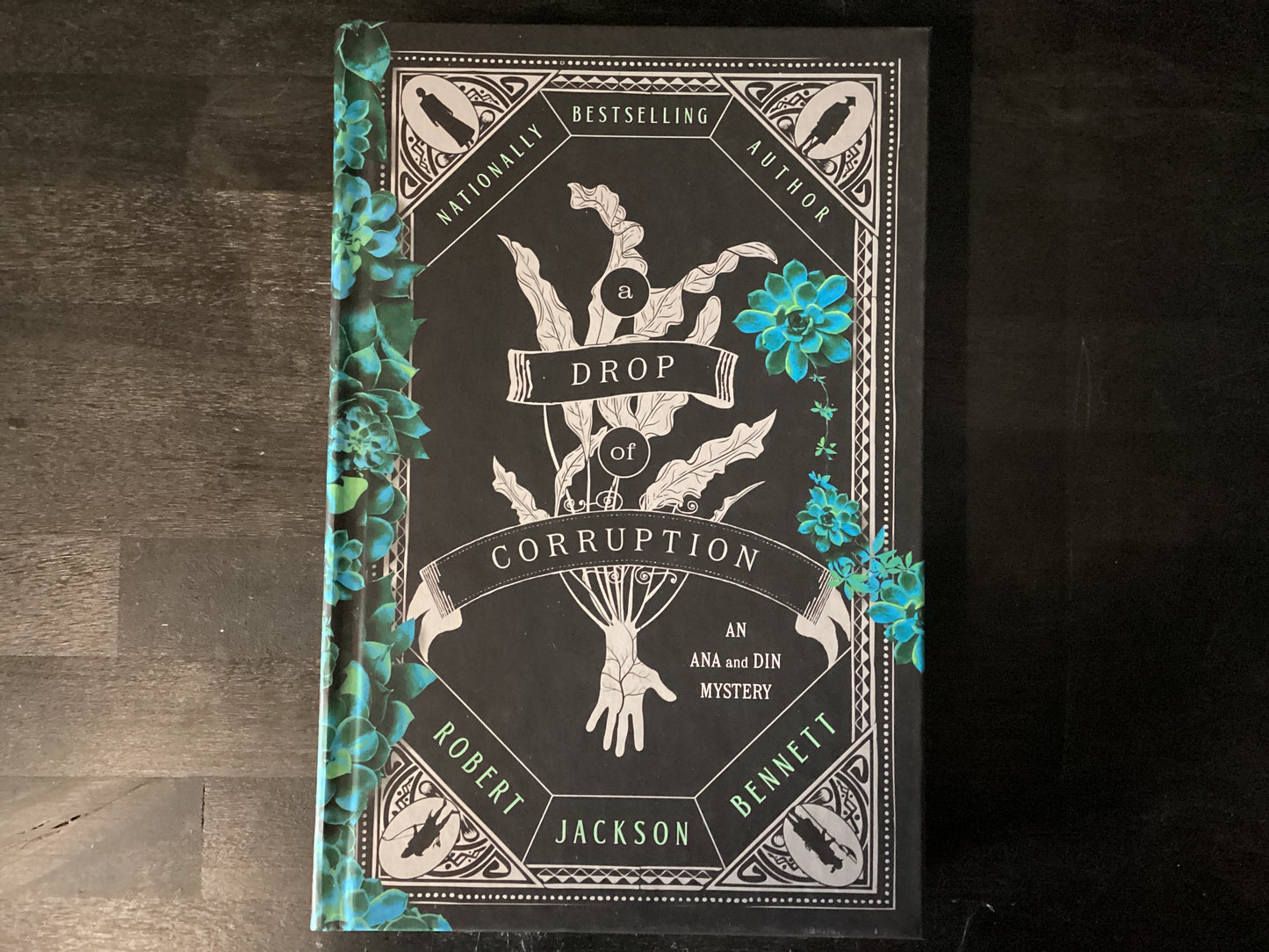 A Drop of Corruption: An Ana and Din Mystery,Bennett, Robert Jackson