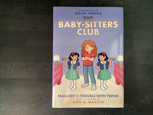 Mallory and the Trouble with Twins: A Graphic Novel (the Baby-Sitters Club #17),Nopra, Arley