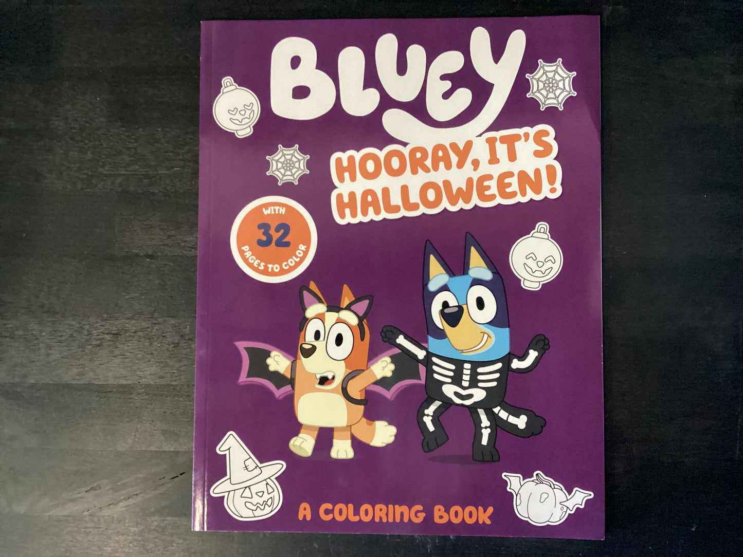 BLUEY HOORAY ITS HALLOWEEN A C,PENGUIN YOUNG R