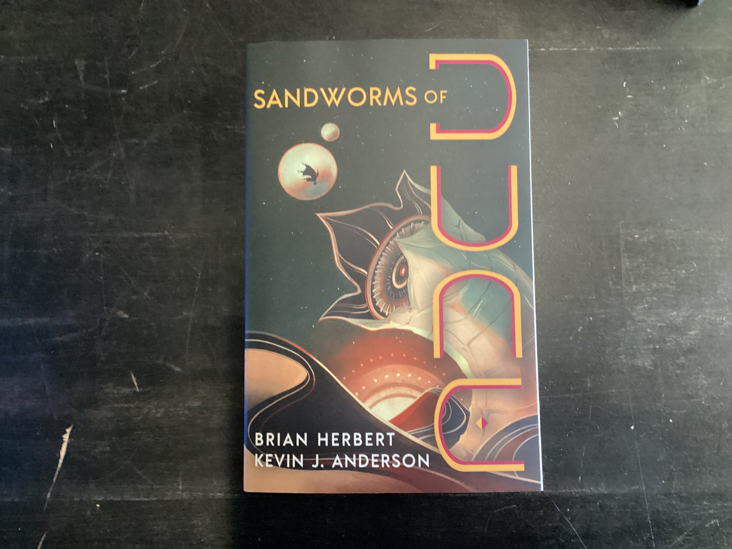Sand worms of Dune - Herbert, Brian
