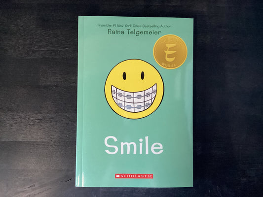 Smile: A Graphic Novel,Telgemeier, Raina ; Telgemeier, Raina