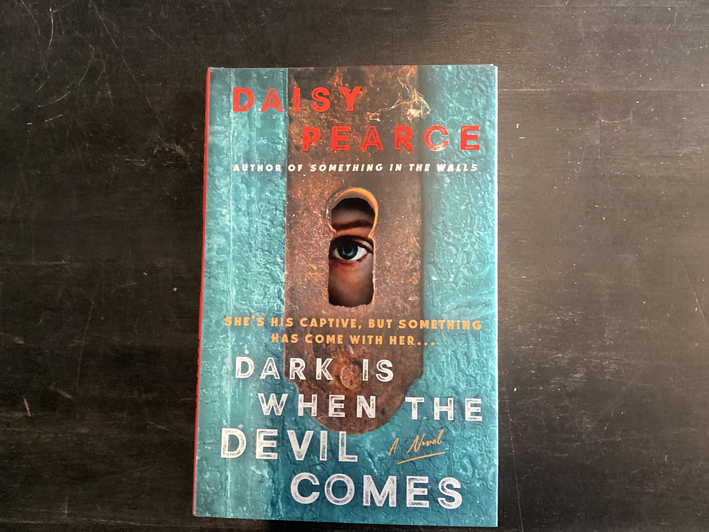 Dark is when the devil comes - Pearce, Daisy